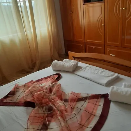 Garufalia Peshkepi e Poshtme