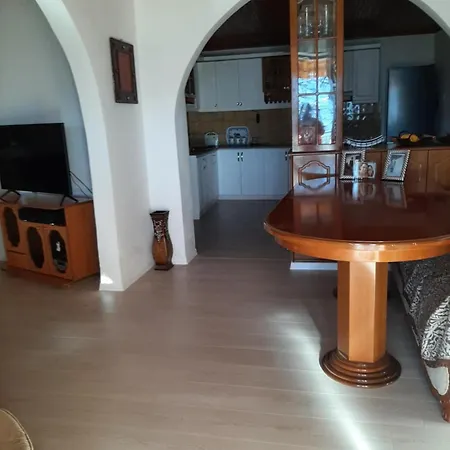 Garufalia * Peshkepi e Poshtme