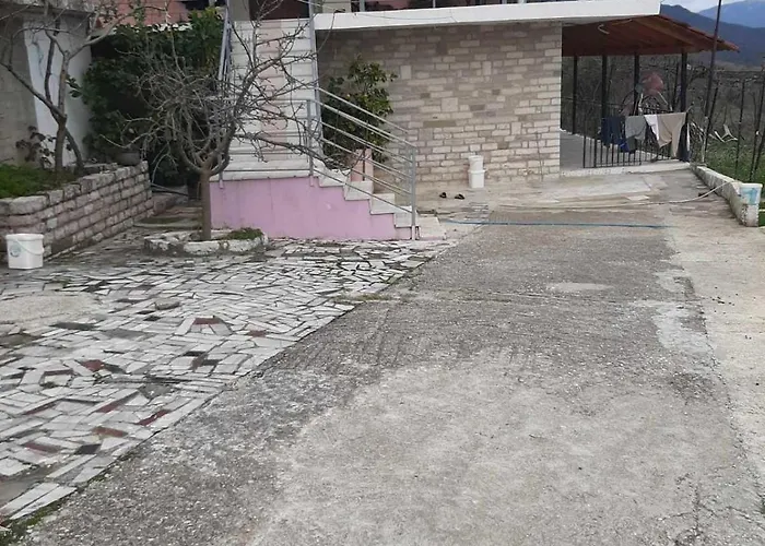 Garufalia Peshkepi e Poshtme