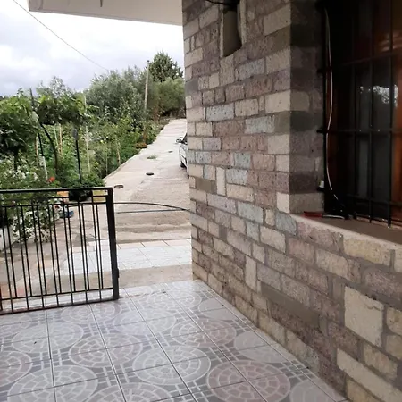 Apartament Garufalia *