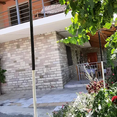 Apartment Garufalia *