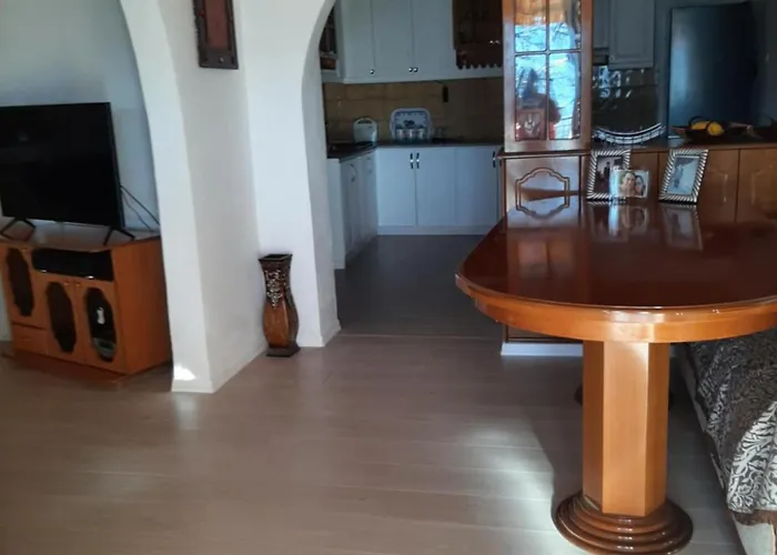 Garufalia * Peshkepi e Poshtme